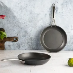 Lot de 2 Poêles inox et anti-adhérente CASTEL'PRO - CRISTEL